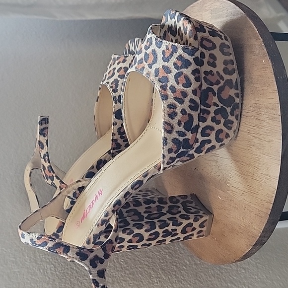 Leopard Heels - Picture 2 of 3